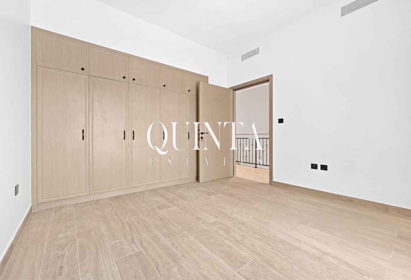 12 Cheques|5BR +Maid | Keys 2 Hand | Middle Unit photo 7