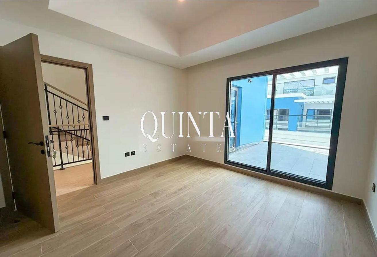 12 Cheques|5BR +Maid | Keys 2 Hand | Middle Unit photo 15