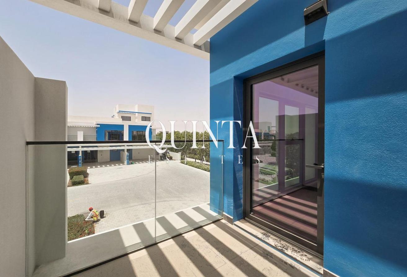 12 Cheques|5BR +Maid | Keys 2 Hand | Middle Unit photo 11
