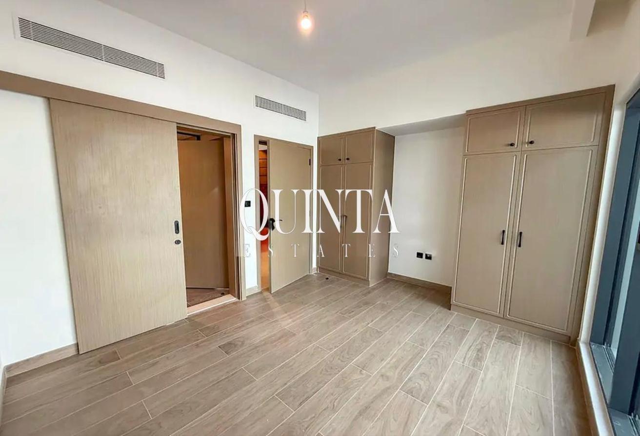 12 Cheques|5BR +Maid | Keys 2 Hand | Middle Unit photo 9