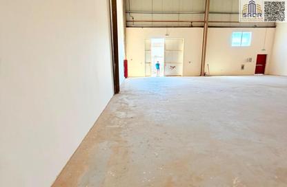 Warehouse - Studio - 1 for rent in Umm Al Thuoob - Umm Al Quwain