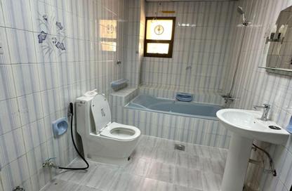 Apartment - 1 Bedroom - 1 Bathroom for rent in Al Falah Street - City Downtown - Abu Dhabi