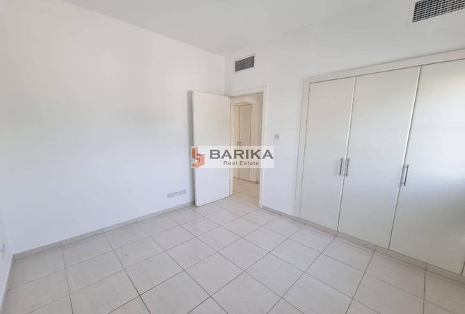 BACK TO BACK | VERY BIG PLOT | 3BR+STUDY ROOM | 3E photo 2