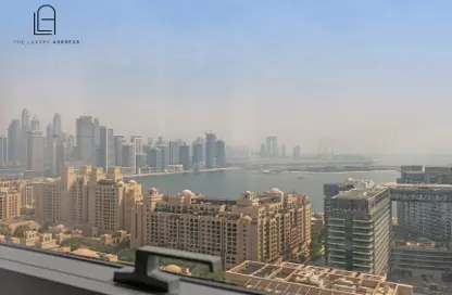 Apartment - 1 Bedroom - 2 Bathrooms for sale in The Palm Tower - Palm Jumeirah - Dubai