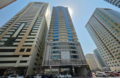 Apartment - 3 - 3 for rent in Palm Tower 2 - Palm Towers - Al Majaz - Sharjah Apartment - 3 - 3 for rent in Palm Tower 2 - Palm Towers - Al Majaz - Sharjah