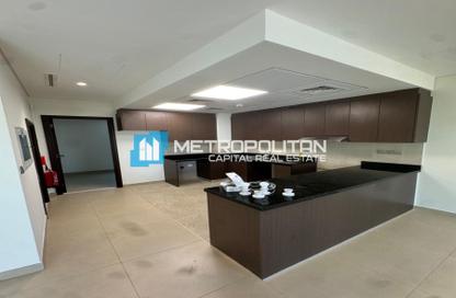 Townhouse - 2 - 3 for sale in Bloom Living - Zayed City (Khalifa City C) - Khalifa City - Abu Dhabi
