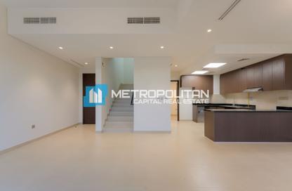 Townhouse - 2 - 3 for sale in Bloom Living - Zayed City (Khalifa City C) - Khalifa City - Abu Dhabi