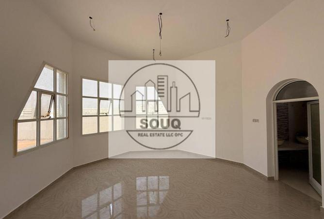 74231688 - Property Image 3