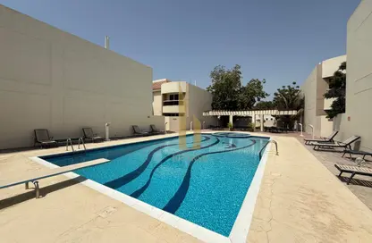 Villa - 4 Bedrooms - 4 Bathrooms for rent in Jumeirah 1 Villas - Jumeirah 1 - Jumeirah - Dubai