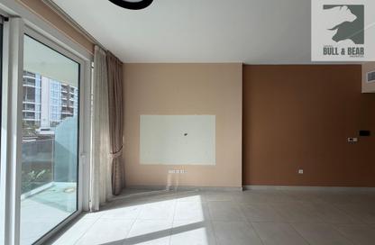 Apartment - 1 Bedroom - 2 Bathrooms for rent in 1 Residences - 2 - 1 Residences - Al Kifaf - Bur Dubai - Dubai