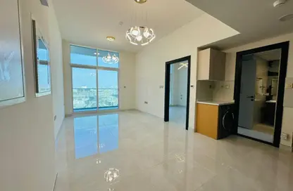 شقة - غرفة نوم - 2 حمامات للايجار في سكايز من دانوب - ارجان - دبي