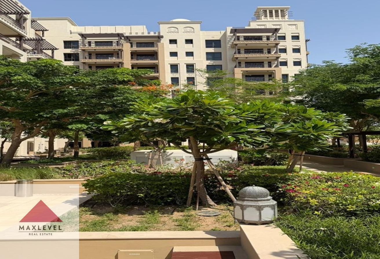 PRIME LOCATION , SPACIOUS LAY OUT , VACANT photo 12