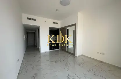 شقة - 1 حمام للبيع في جولدن دريم برج 1 - منطقة 18 - قرية جميرا الدائرية - دبي