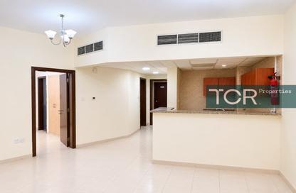 Apartment - 1 Bedroom - 2 Bathrooms for rent in Building IC1-EMR-20 - Emirates Cluster - International City - Dubai