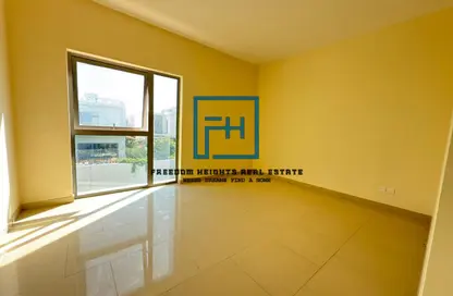 شقة - 2 غرف نوم - 2 حمامات للبيع في أبتاون الزاهية - الزاهية - تجارية مويلح - الشارقة