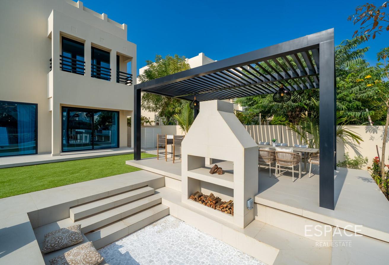 Exclusive | Lake View | Type E2 | Well Maintained photo 19