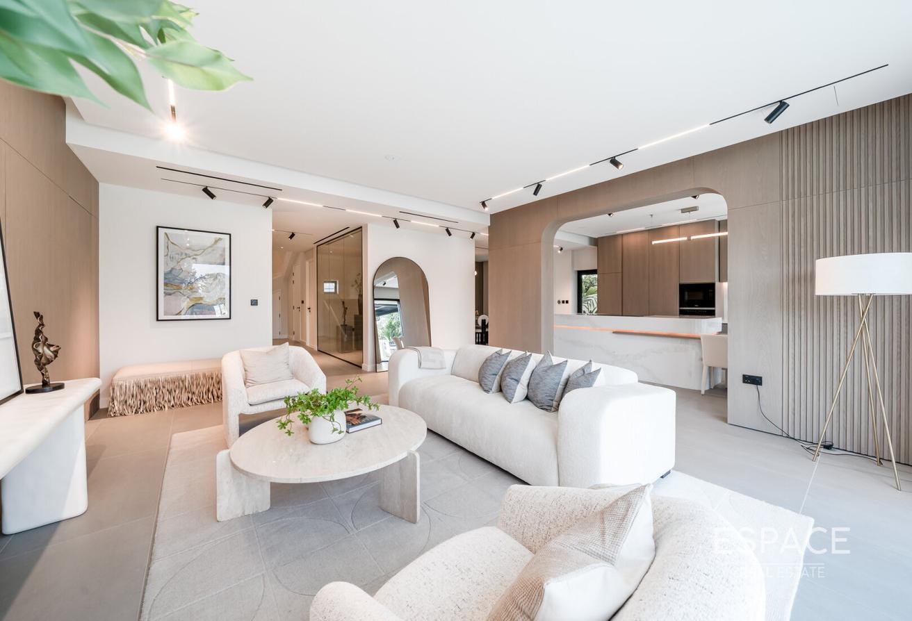 Exclusive | Lake View | Type E2 | Well Maintained photo 5