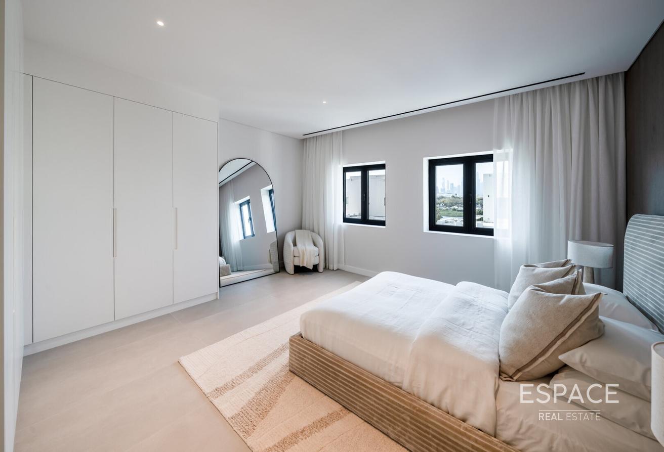 Exclusive | Lake View | Type E2 | Well Maintained photo 12
