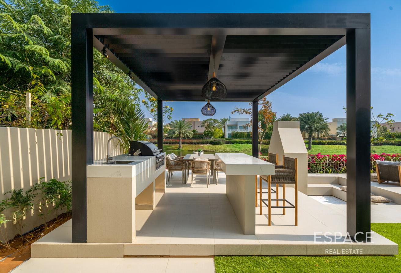Exclusive | Lake View | Type E2 | Well Maintained photo 16