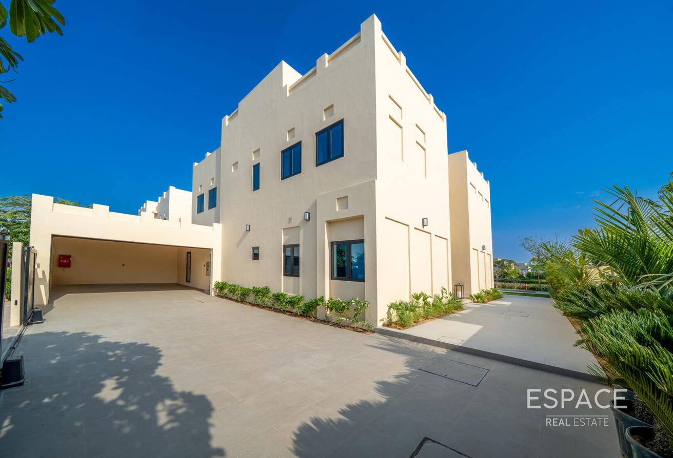 Exclusive | Lake View | Type E2 | Well Maintained photo 20