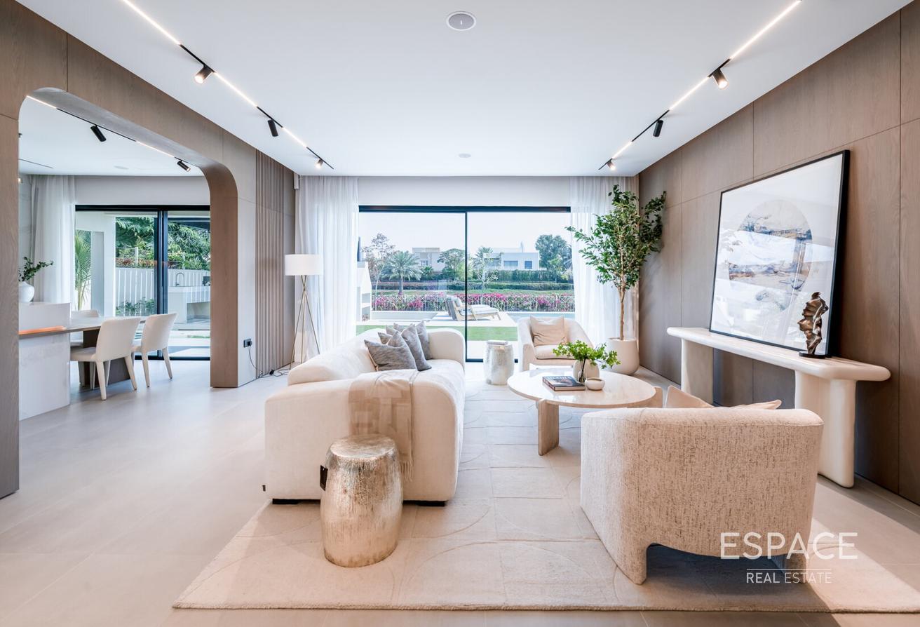 Exclusive | Lake View | Type E2 | Well Maintained photo 4