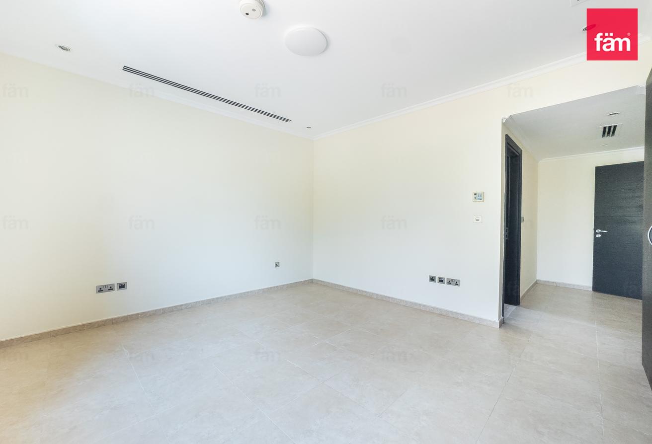 Garden Grass Will Be Done | Vacant | Community photo 13