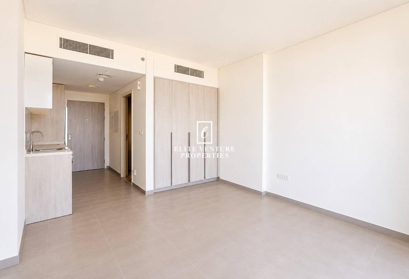 READY TO MOVE | BRAND NEW | PRIME LOCATION photo 4