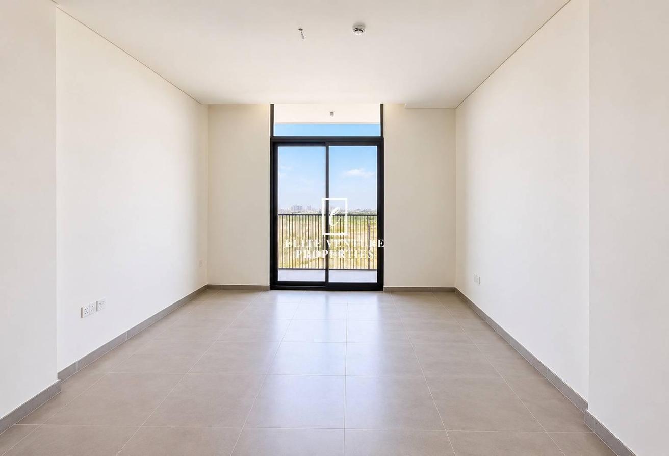 READY TO MOVE | BRAND NEW | PRIME LOCATION photo 3