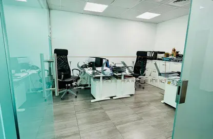 مكتب - غرفة نوم - 1 حمام للايجار في برج المنارة - الخليج التجاري - دبي