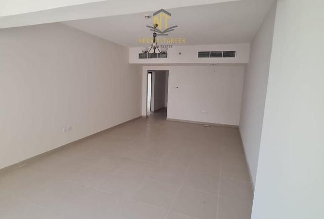 2OpKd6kUOe0 - Property Image 3