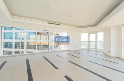 Apartment - 5 Bedrooms - 5 Bathrooms for rent in Wave tower - Corniche Road - Abu Dhabi