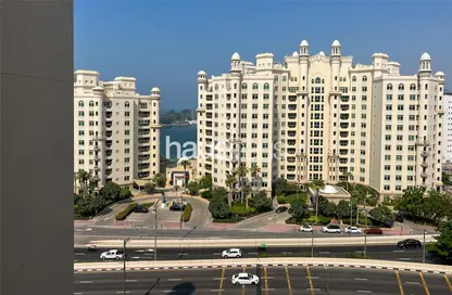 Apartment - 2 Bedrooms - 3 Bathrooms for rent in Al Hamri - Shoreline Apartments - Palm Jumeirah - Dubai