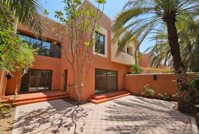 Mangroove Village Compound-Corner 4 BR Villa