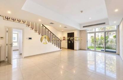 Villa - 4 - 6 for rent in Somerset Mews - District 10 - Jumeirah Village Circle - Dubai