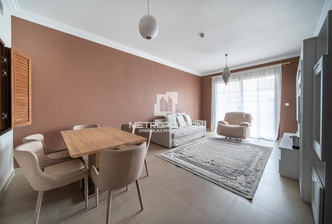 Fully Furnished | Plus Dressing Room | Near MCC photo 2