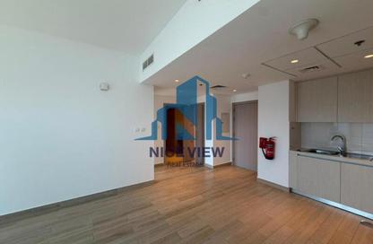 Apartment - Studio - 1 for rent in Waters Edge - Yas Island - Abu Dhabi