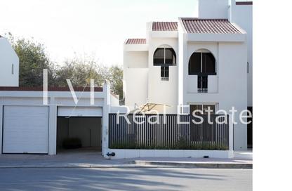 Townhouse - 4 Bedrooms - 5 Bathrooms for rent in Jumeirah 2 Villas - Jumeirah 2 - Jumeirah - Dubai