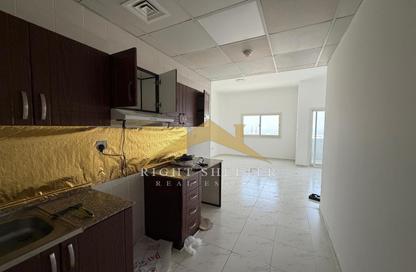 Apartment - Studio - 1 Bathroom for rent in RAK Tower - Al Seer - Ras Al Khaimah Apartment - Studio - 1 Bathroom for rent in RAK Tower - Al Seer - Ras Al Khaimah