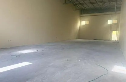 Warehouse - Studio - 1 Bathroom for rent in Umm Al Thuoob - Umm Al Quwain
