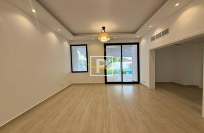 Villa - 5 Bedrooms - 5 Bathrooms for rent in Jumeirah 1 Villas - Jumeirah 1 - Jumeirah - Dubai