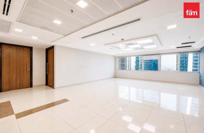 Office Space - Studio - 3 Bathrooms for rent in One Lake Plaza - JLT Cluster T - Jumeirah Lake Towers - Dubai Office Space - Studio - 3 Bathrooms for rent in One Lake Plaza - JLT Cluster T - Jumeirah Lake Towers - Dubai