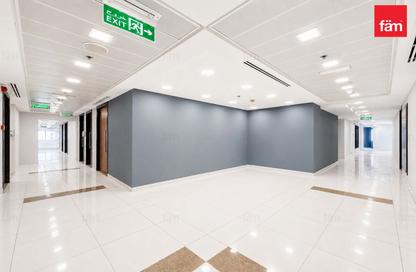Office Space - Studio - 3 Bathrooms for rent in One Lake Plaza - JLT Cluster T - Jumeirah Lake Towers - Dubai Office Space - Studio - 3 Bathrooms for rent in One Lake Plaza - JLT Cluster T - Jumeirah Lake Towers - Dubai