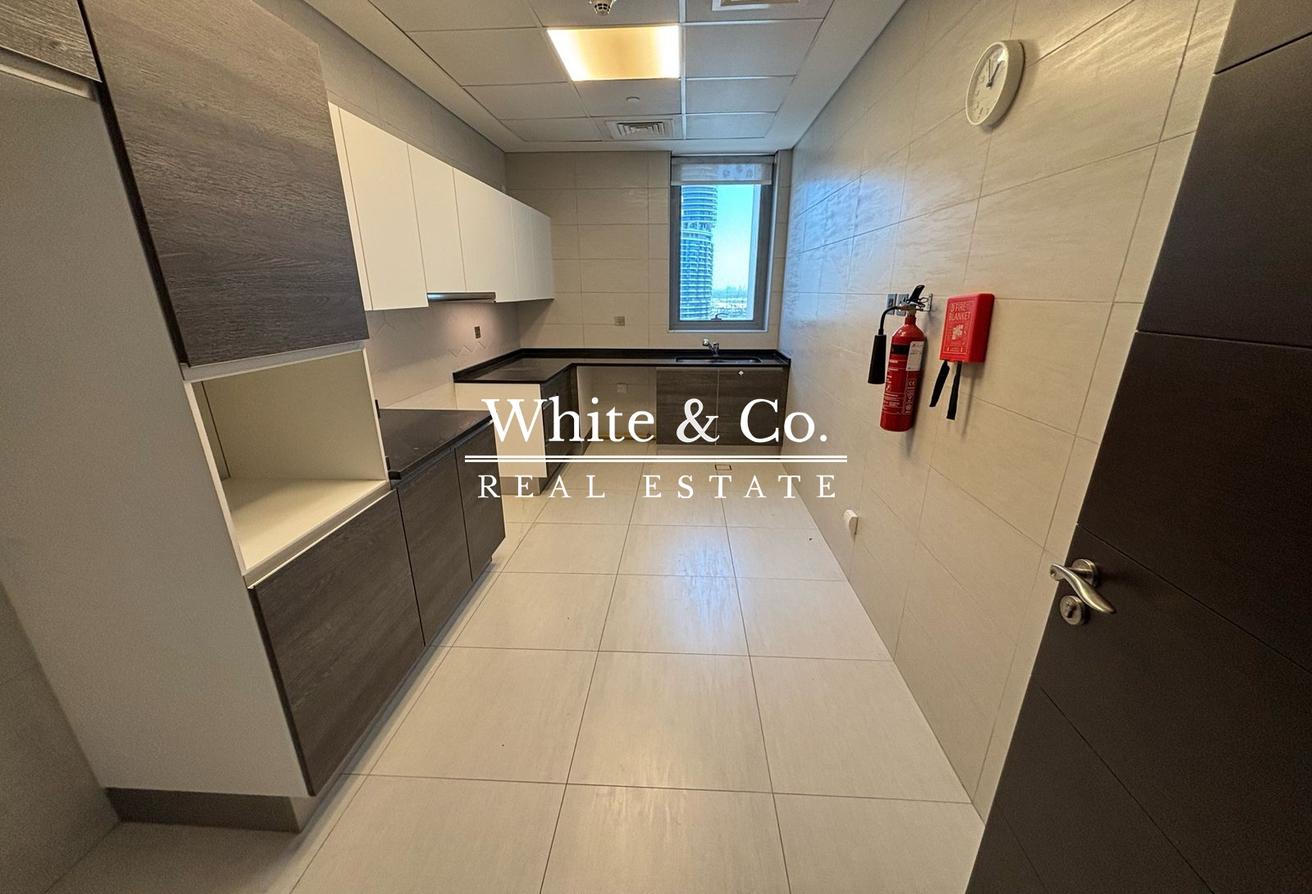 Large Layout | Unfurnished | 1 Bedroom photo 6