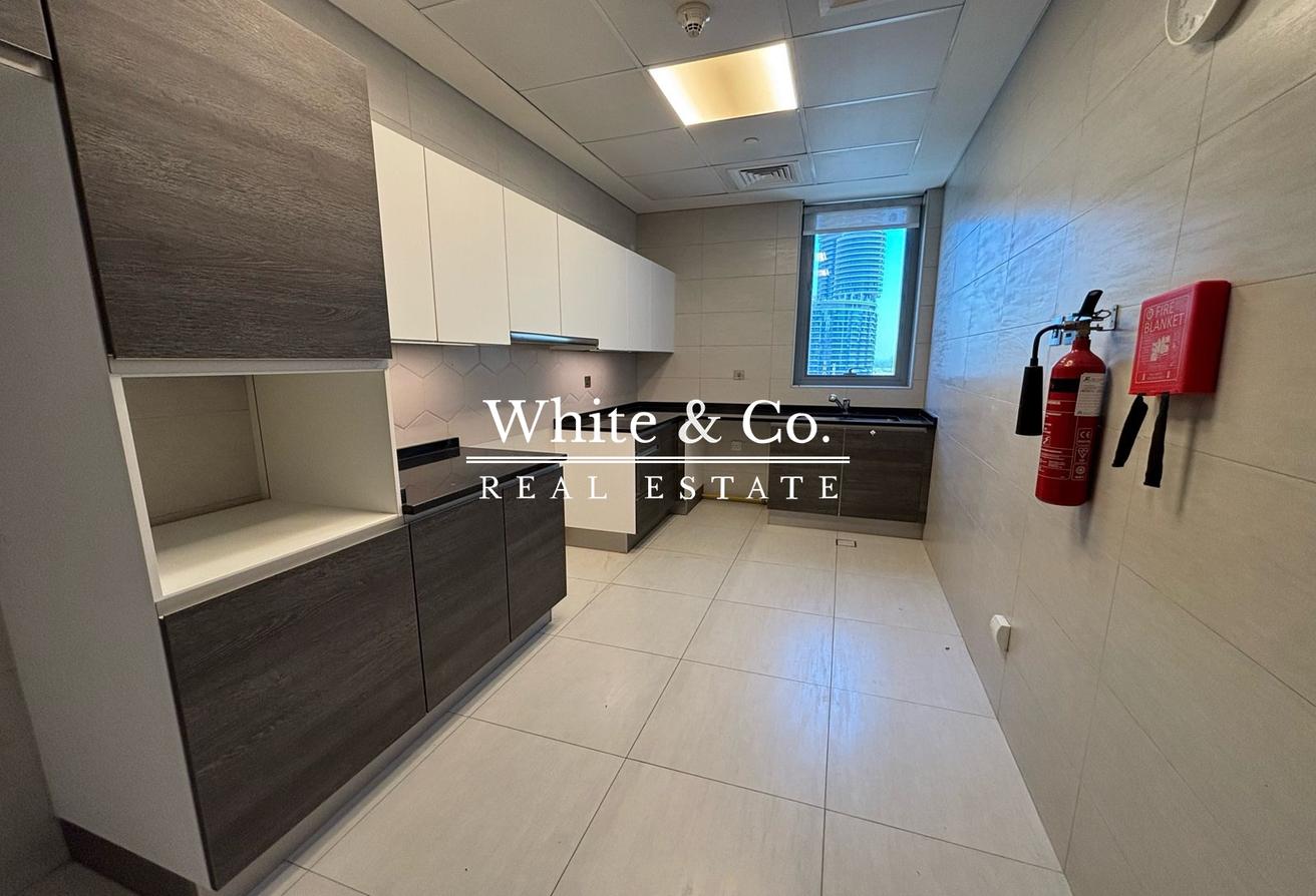 Large Layout | Unfurnished | 1 Bedroom photo 7