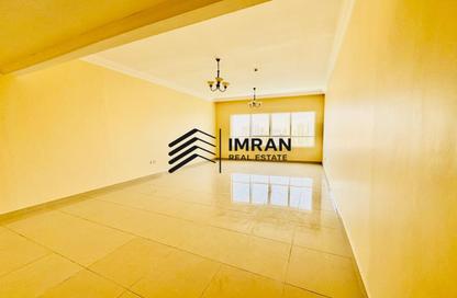 Apartment - 3 Bedrooms - 3 Bathrooms for rent in New Al Taawun Road - Al Taawun - Sharjah