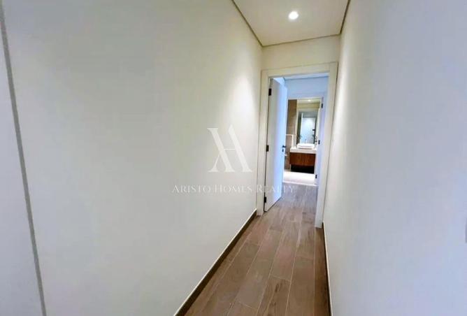 Spacious 2BR | Pool & Gym | DSO | Prime Location photo 2