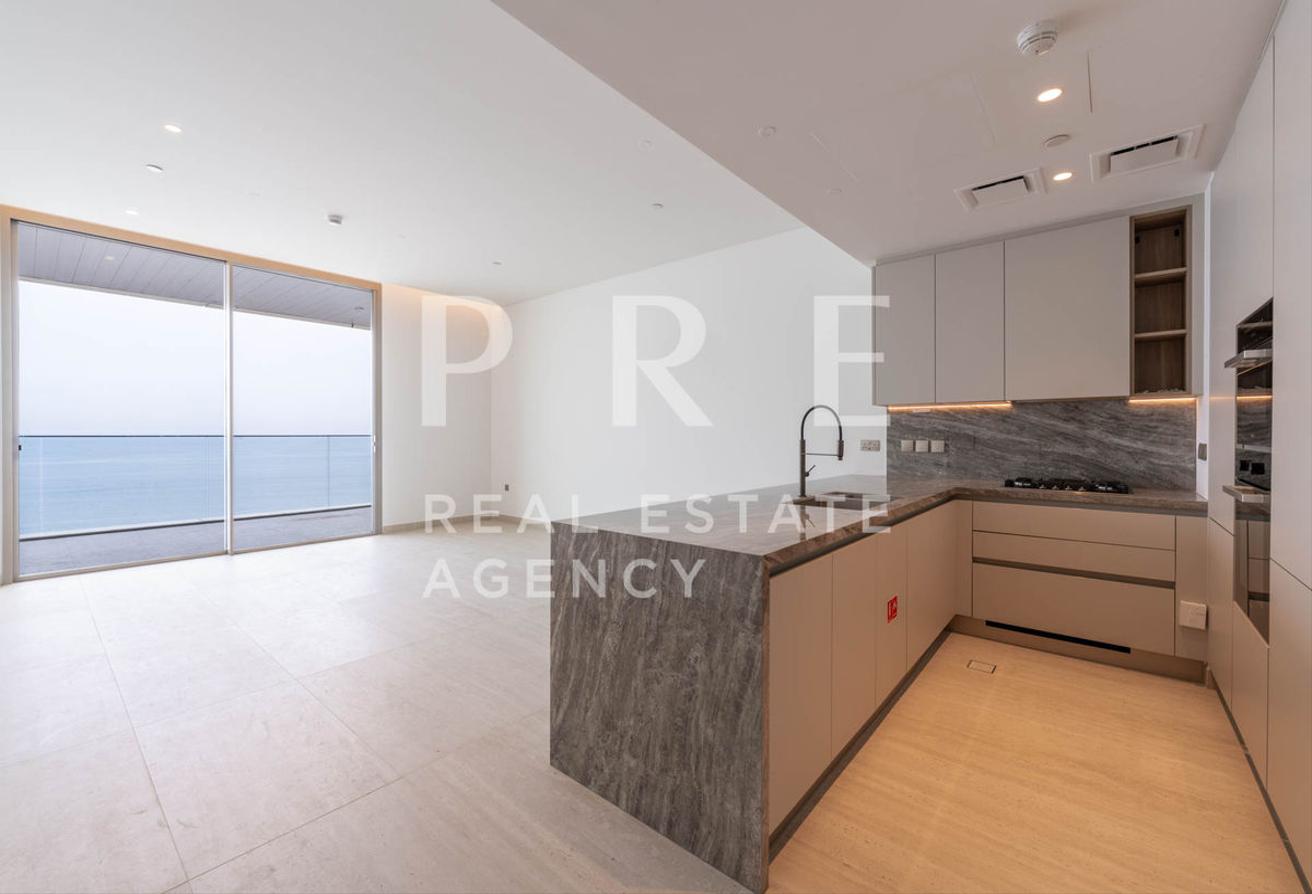 Coastal Luxury | 2-Bedroom | Palm Jumeirah photo 3