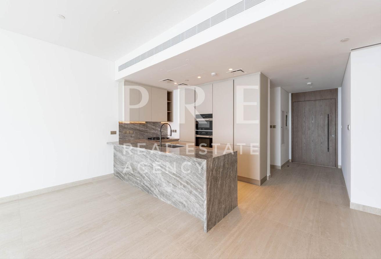 Coastal Luxury | 2-Bedroom | Palm Jumeirah photo 4