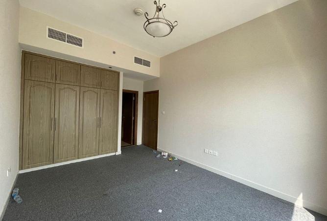 Premium 1BHK | High Floor  Gym Pool Ready to Move