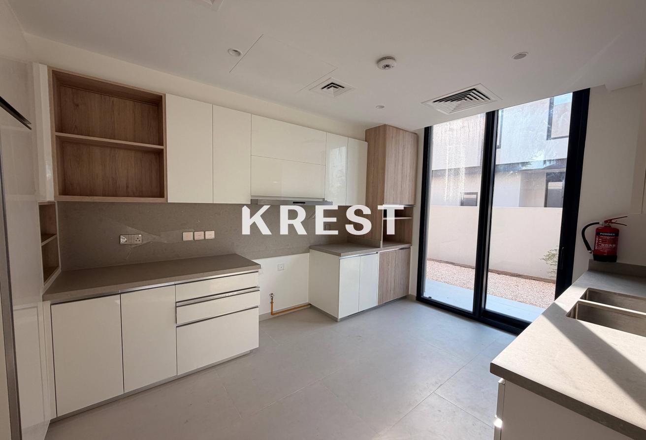 E1 Type | W/Maids and Drivers Room| Spacious photo 4